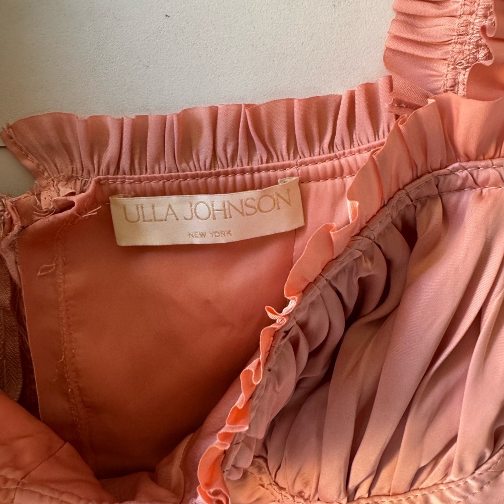 Elegant Peach Ruched Top - Picture 4 of 6